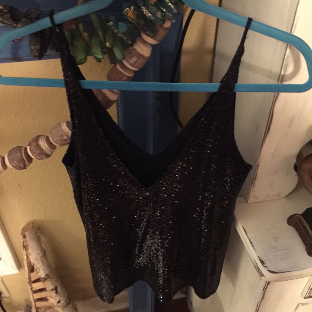Beautiful Sequenced top - Picture 2 of 3